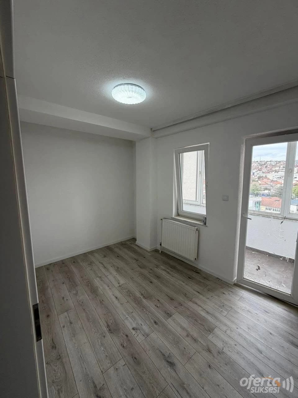 Jepet me qira banesa e saporinovuar në qendër të Prishtinës — fotografia 1