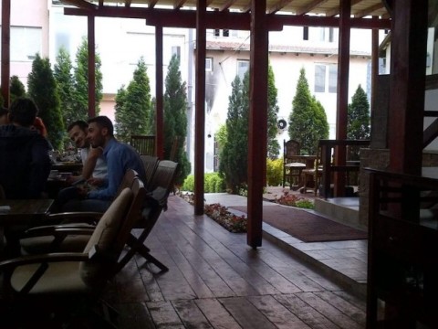 Jap me qira objktin/lokali 100m2+80m2 teras / Prishtine