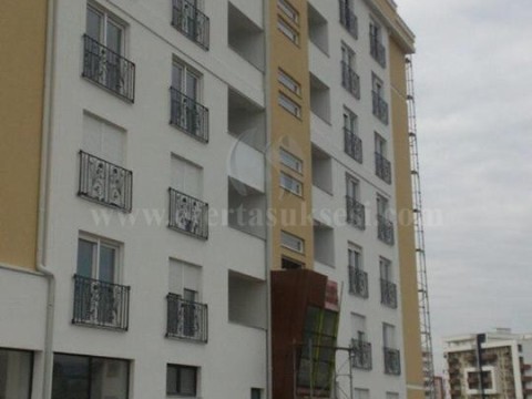 Shes dy banesa 65.7m2+117.5m / Gjilan