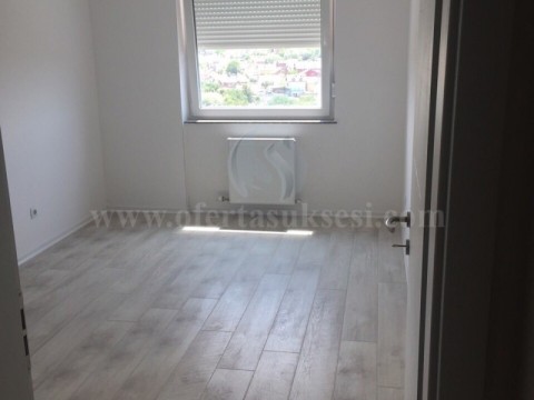 Jap me qira banesen 72m2 kati i -V- / Prishtine