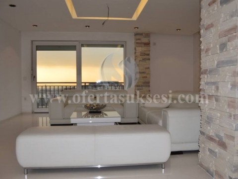 Shes banesen (penthaus) 296m2 kati i -IX- / Prishtine