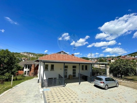 Shes ose Jap me qira shtepin 300m2 me 4.6 ari truall / Prishtine