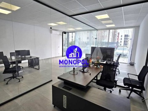 Jap me 	qira lokalin 81m2 kati perdhes/Prishtine