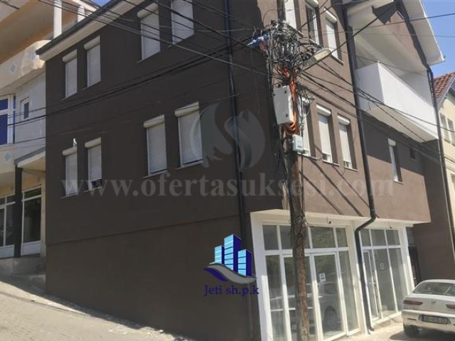 Shes shtepine 3 katshe 240m2 / Prishtine