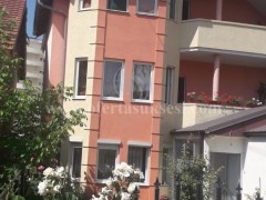 Jap me qira shtepin 3katshe 300m2 / Prishtine